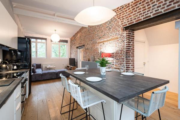 A LOUER : T3 à Lille • Grand place • 1 615 € CC • Réf. 00693-001