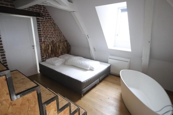 A LOUER : T3 à Lille • Grand place • 1 615 € CC • Réf. 00693-001