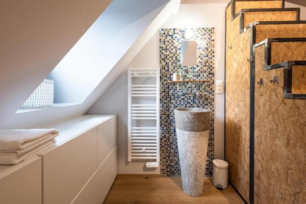 A LOUER : T3 à Lille • Grand place • 1 615 € CC • Réf. 00693-001