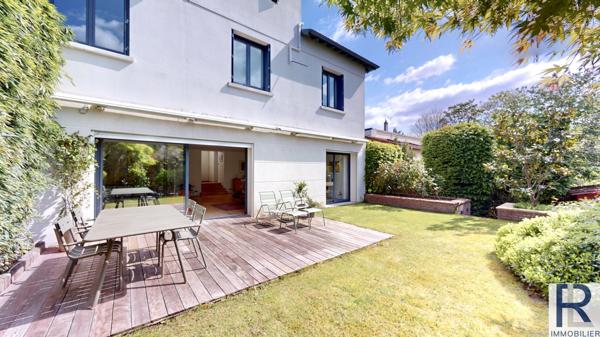 Suresnes (92150) Très belle maison contemporaine de 6 pièces de 210 m2 à Suresnes