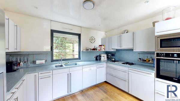 Suresnes (92150) Très belle maison contemporaine de 6 pièces de 210 m2 à Suresnes