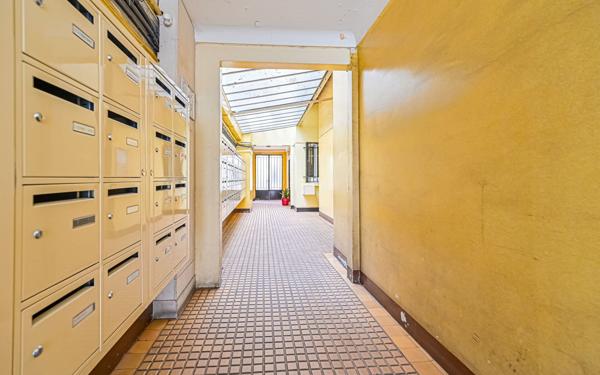 Appartement à vendre    1 pièce • 23,13 m2 Paris 19