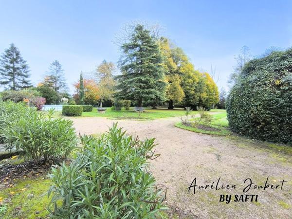 Propriété de caractère dans un écrin de verdure