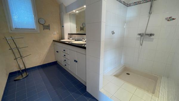 Maison à vendre à Carnac - 5 chambres, piscine entre bourg et Plages