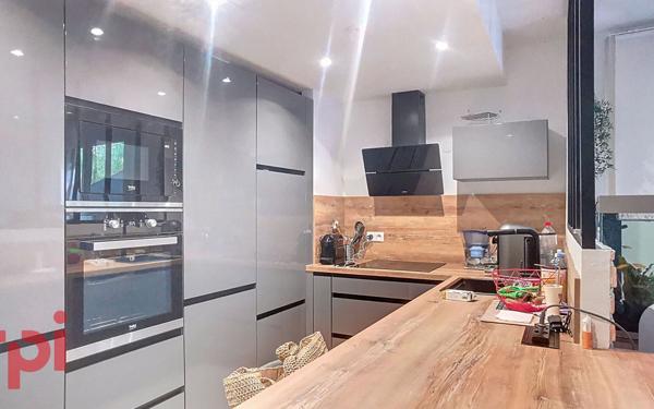 Appartement à vendre    3 pièces •  Toulon