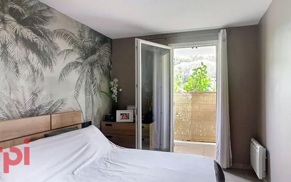 Appartement à vendre    3 pièces •  Toulon