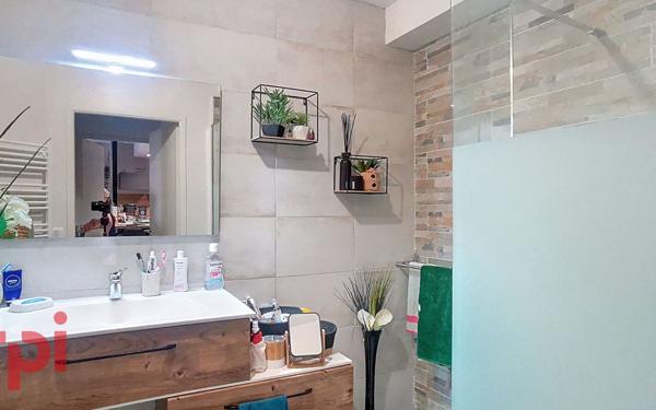 Appartement à vendre    3 pièces •  Toulon