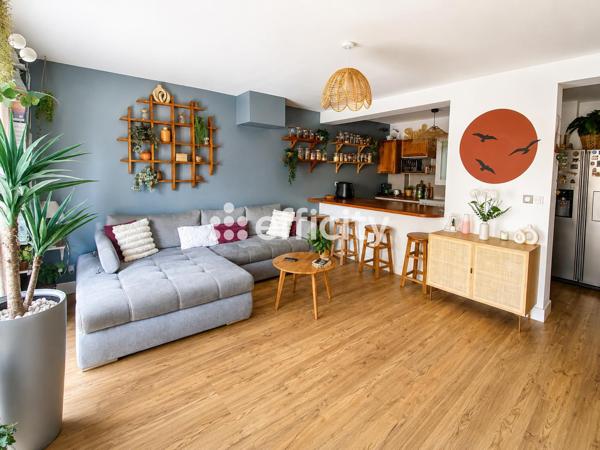 Maison
         4 pièces
        - 80 m² 238 000 € *