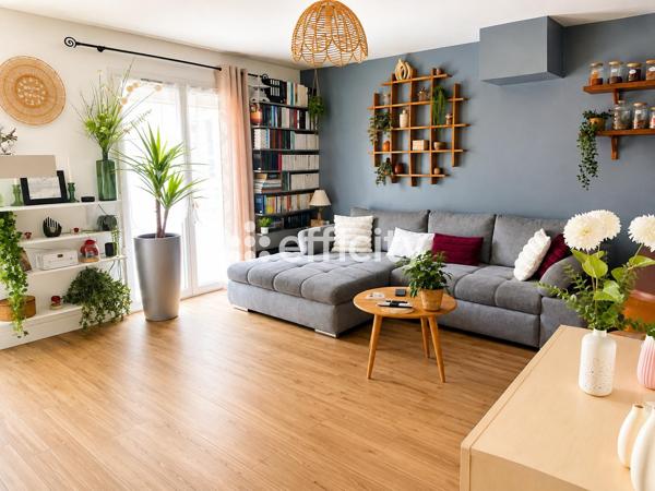 Maison
         4 pièces
        - 80 m² 238 000 € *