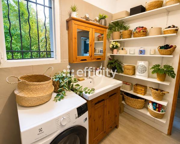 Maison
         4 pièces
        - 80 m² 238 000 € *