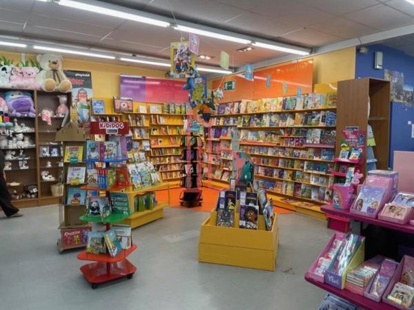 Local Commercial de 890 m² à louer à Bordeaux Rive Droite