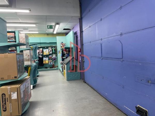Local Commercial de 890 m² à louer à Bordeaux Rive Droite