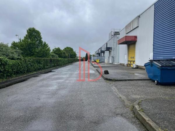 Local Commercial de 890 m² à louer à Bordeaux Rive Droite