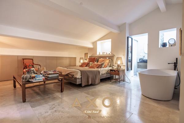 CENTRE VILLE  - APPARTEMENT DUPLEX - 150M2 - T4 - TERRASSES - BOXE - 1 650 000