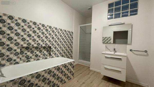 Immeuble à vendre à Carhaix-Plouguer dans le Finistère (29270), ref : C213