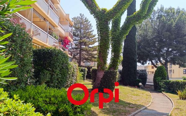 Appartement à vendre    2 pièces • 47 m2 Bandol