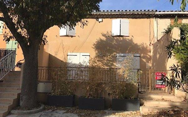 Maison à louer    4 pièces •  Le Castellet