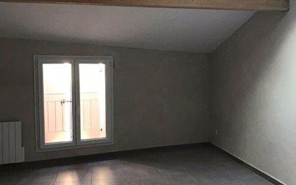 Maison à louer    4 pièces •  Le Castellet