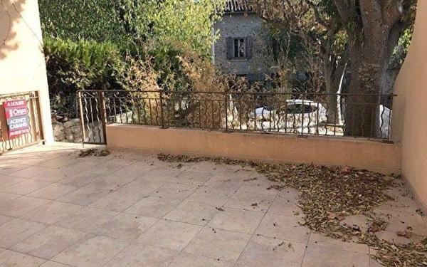 Maison à louer    4 pièces •  Le Castellet
