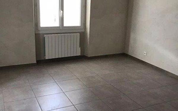 Maison à louer    4 pièces •  Le Castellet