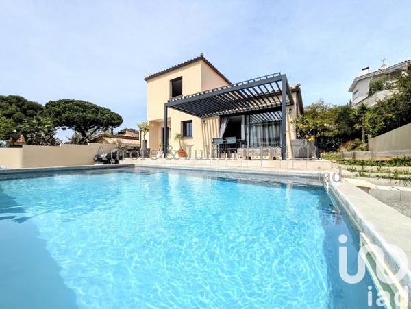 Maison traditionnelle 6 pièces de 158 m² à Saint-Estève (66240)