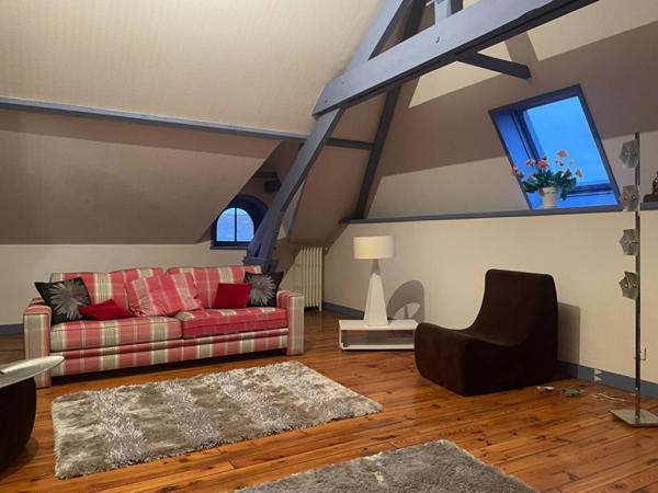 Maison 299 m2 avec piscine, Le Coteau