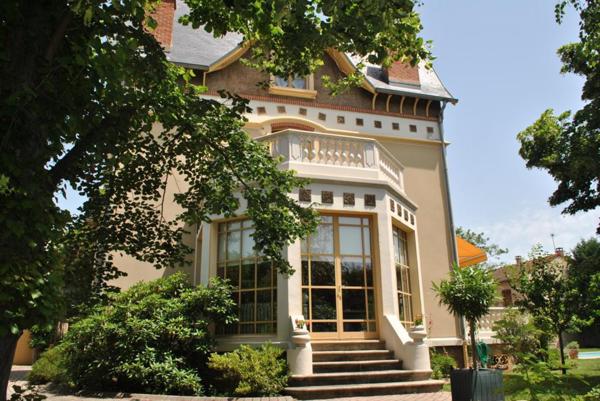 Maison 299 m2 avec piscine, Le Coteau