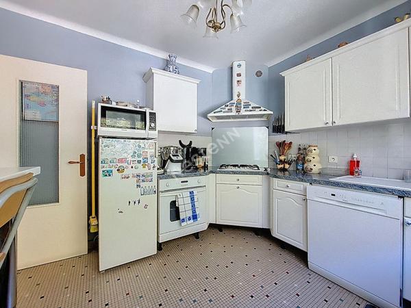 Nantes Bout des Pavés : En vente ! Maison de 4 chambres de 91m2 + 23m² de garage + 45m² d'atelier sur parcelle de 316m²