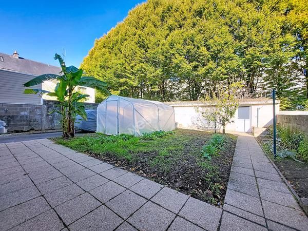 Nantes Bout des Pavés : En vente ! Maison de 4 chambres de 91m2 + 23m² de garage + 45m² d'atelier sur parcelle de 316m²