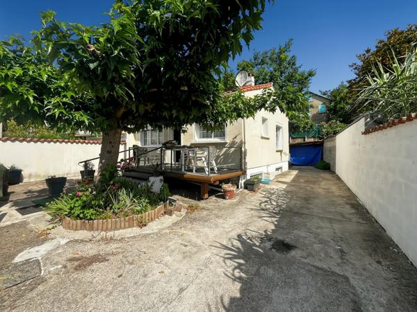 Maison
         2 pièces
        - 37 m²
