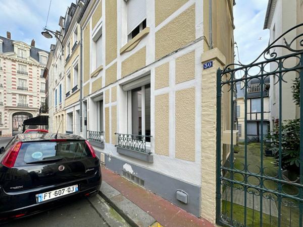 Immeuble à vendre    5 pièces • 76,21 m2 Trouville-sur-Mer