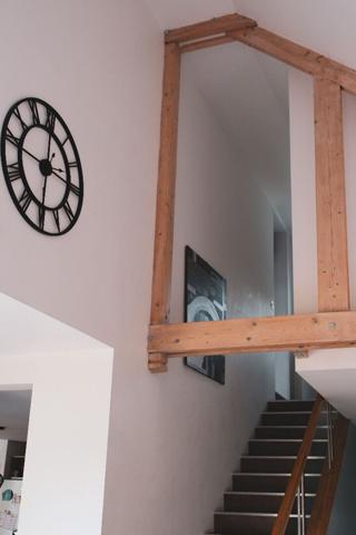 A vendre Angers secteur Roc Epine, proche étang Saint Nicolas, maison non mitoyenne, lumineuse entièrement rénovée avec goût, 4 chambres dont une suite parentale, deux salles de bains, cuisine américaine, garage, paking, jardin clos sans vis à vis.Proximi