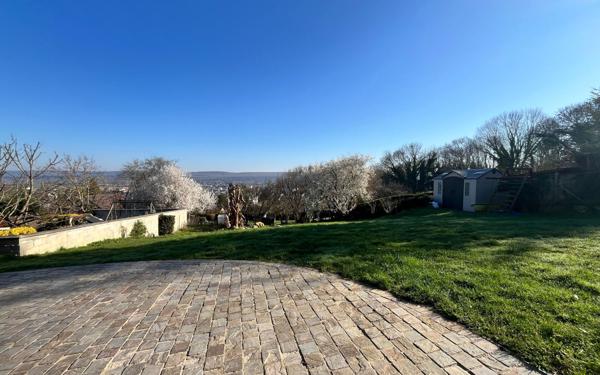 Maison à vendre    6 pièces •  Saint-Marcel