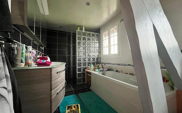 Maison à vendre    6 pièces •  Saint-Marcel