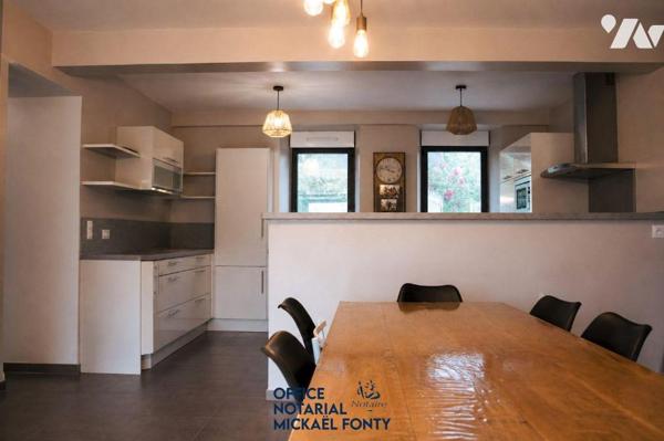 À VENDRE - PROPRIÉTÉ EN PIERRE vie de plain-pied À PROXIMITÉ DE COUTAINVILLE
152 m² habitables...