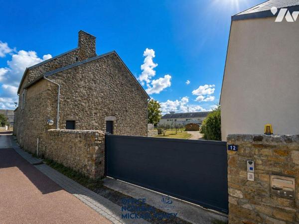 À VENDRE - PROPRIÉTÉ EN PIERRE vie de plain-pied À PROXIMITÉ DE COUTAINVILLE
152 m² habitables...