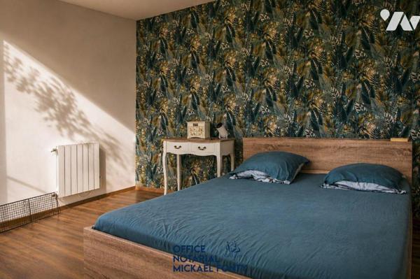 À VENDRE - PROPRIÉTÉ EN PIERRE vie de plain-pied À PROXIMITÉ DE COUTAINVILLE
152 m² habitables...