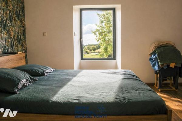 À VENDRE - PROPRIÉTÉ EN PIERRE vie de plain-pied À PROXIMITÉ DE COUTAINVILLE
152 m² habitables...