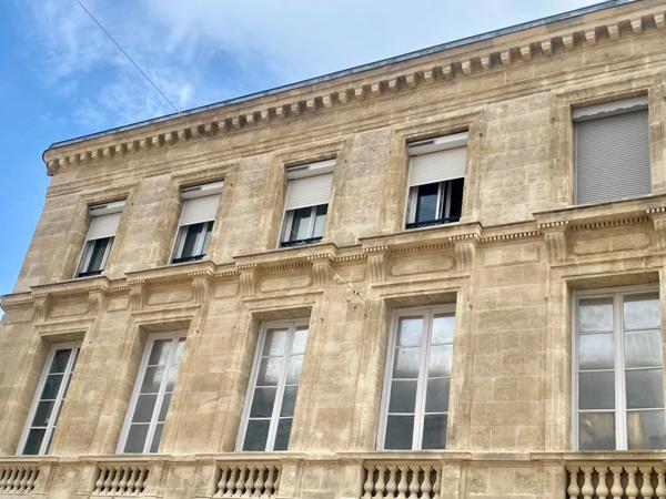 Appartement 4 pièces de standing rénové à neuf dans immeuble Haussmannien centre ville de MONT DE MARSAN