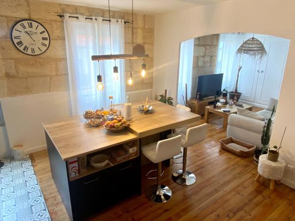 Appartement 4 pièces de standing rénové à neuf dans immeuble Haussmannien centre ville de MONT DE MARSAN