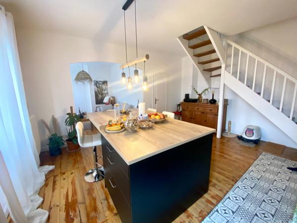 Appartement 4 pièces de standing rénové à neuf dans immeuble Haussmannien centre ville de MONT DE MARSAN