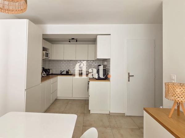 Maison
                                                                                                                                                                                                                                                                                                                        4 pièce(s)                                                                                                                                                                                                          3 chambre(s)                                                                                                                                                                                                          100  m²