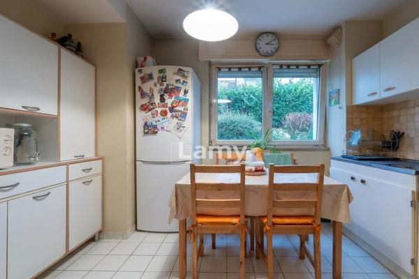 Appartement 2 pièces en rdj avec garage