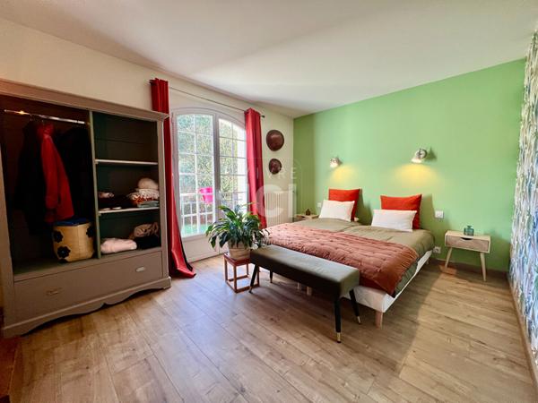 MAISON FAMILIALE - 6 CHAMBRES - PISCINE - 2000M² - CALME - TREILLIERES