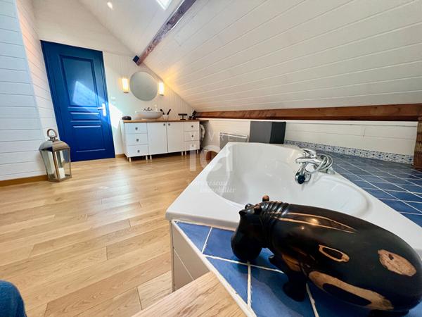 MAISON FAMILIALE - 6 CHAMBRES - PISCINE - 2000M² - CALME - TREILLIERES