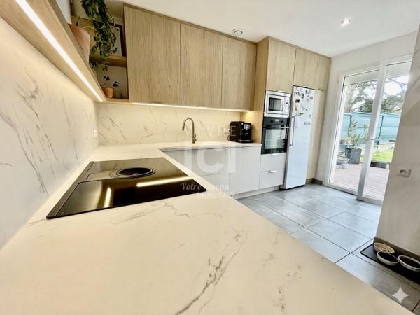 MAISON FAMILIALE - 6 CHAMBRES - PISCINE - 2000M² - CALME - TREILLIERES