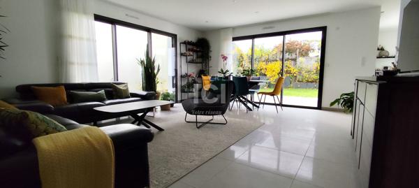 MAISON FAMILIALE - 6 CHAMBRES - PISCINE - 2000M² - CALME - TREILLIERES
