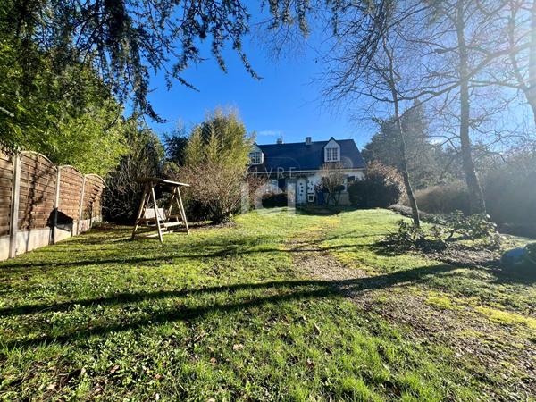 MAISON FAMILIALE - 6 CHAMBRES - PISCINE - 2000M² - CALME - TREILLIERES