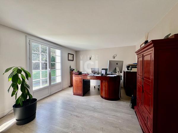 MAISON FAMILIALE - 6 CHAMBRES - PISCINE - 2000M² - CALME - TREILLIERES
