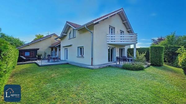 Maison 306 m² Studio indépendant 5 Chambres Jardin Terrasse Sous-sol Abri voiture